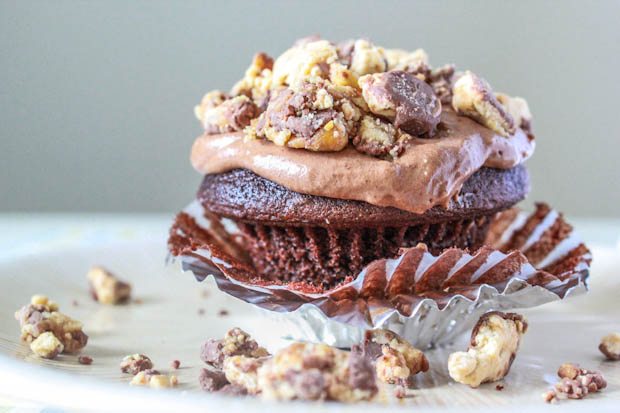 Snickers Mousse Chocolate Cupcakes-6