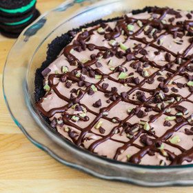 skinny frozen mint chocolate chip pie