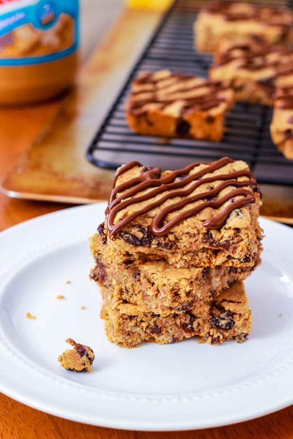 Healthy Peanut Butter Chunk Oatmeal Bars