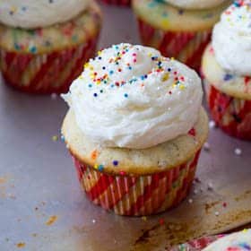 Easy Homemade Funfetti Cupcakes