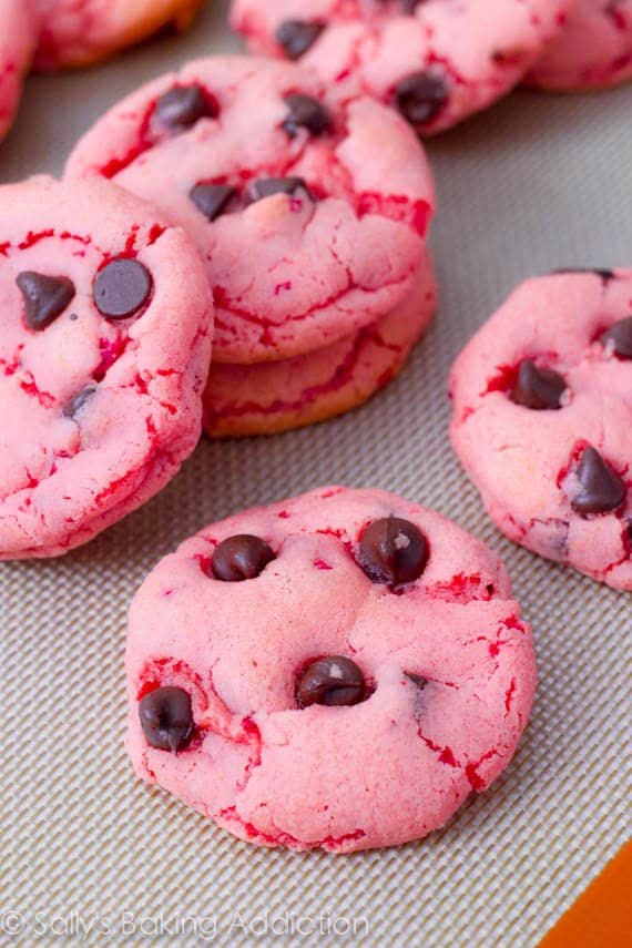 Strawberry Chocolate Chip Cookies by sallysbakingaddiction.com Easy, no-fuss and quick!