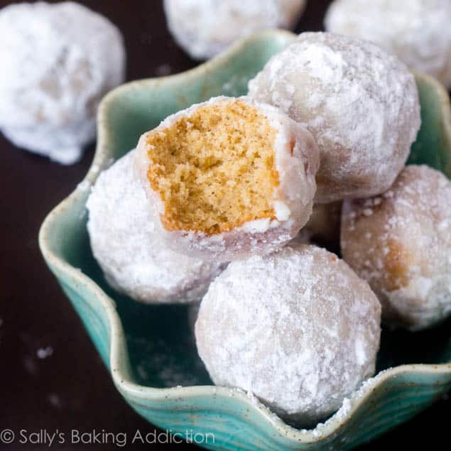Mini Powdered Sugar Donut Muffins by sallysbakingaddiction.com