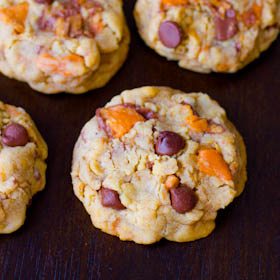 Butterfinger Peanut Butter Oatmeal Cookies