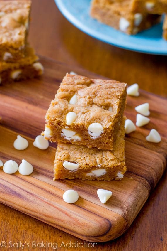 Biscoff White Chocolate Blondies by sallysbakingaddiction.com