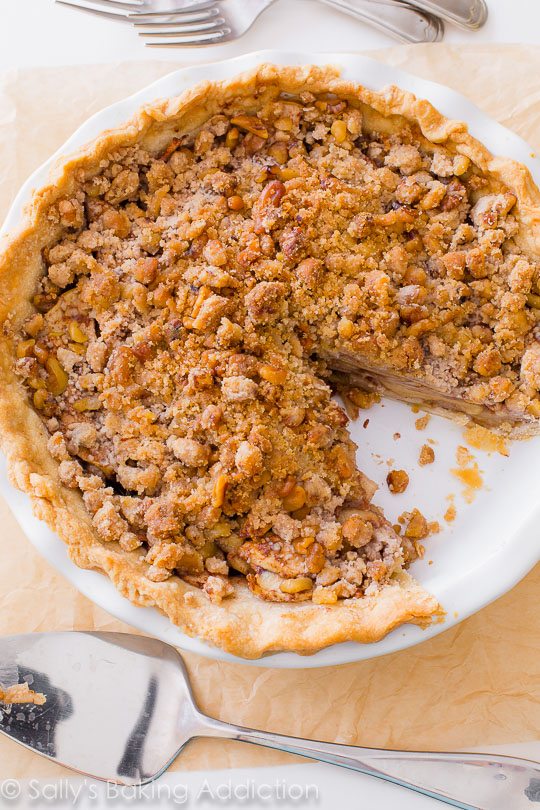 Apple Crumble Pie-- heavy on the crumble topping! Recipe on sallysbakingaddiction.com