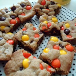 peanut butter blondies with Reese's Pieces