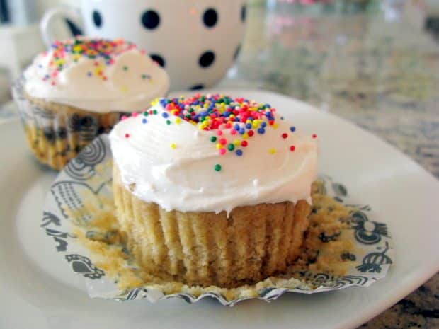 2 vanilla cupcakes