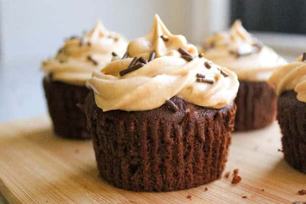 brownie cupcakes with peanut butter frosting