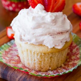 strawberry shortcake cupcake