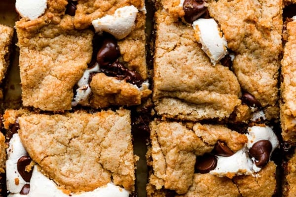 top of s'more cookie bars with graham cracker cookie