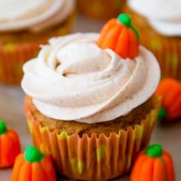 pumpkin cupcakes with cinnamon swirl frosting