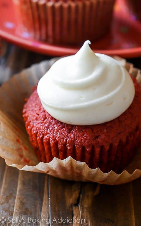 red velvet cupcakes with cream cheese frosting
