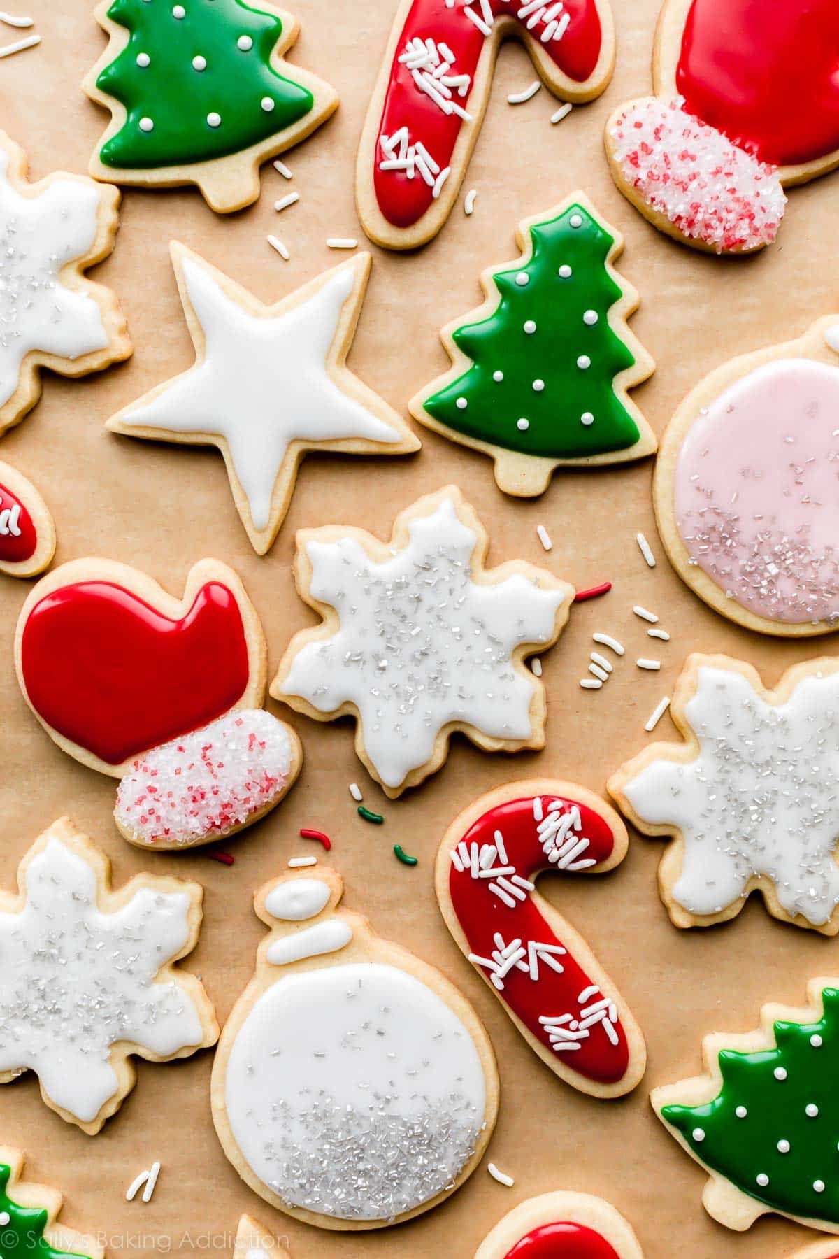 https://sallysbakingaddiction.com/wp-content/uploads/2014/12/decorated-christmas-sugar-cookies-with-icing.jpg