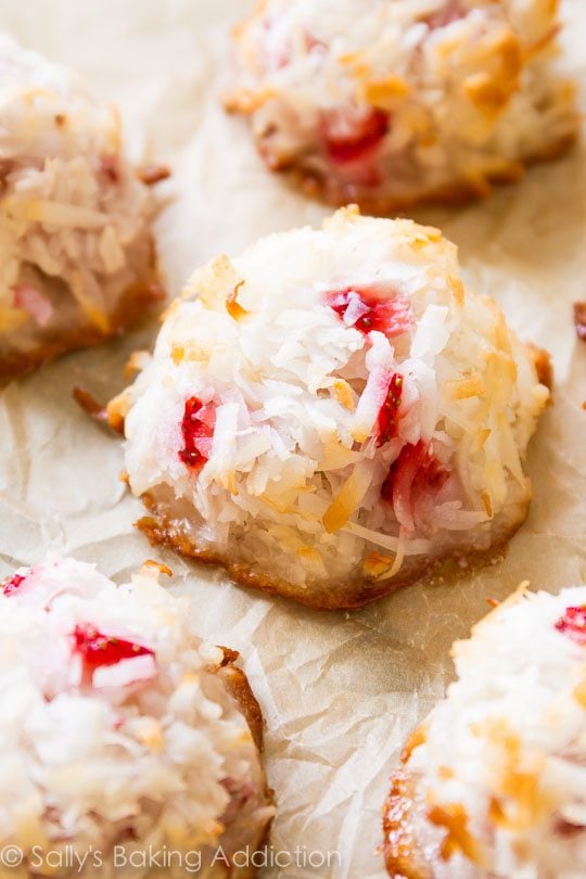 strawberry coconut macaroons