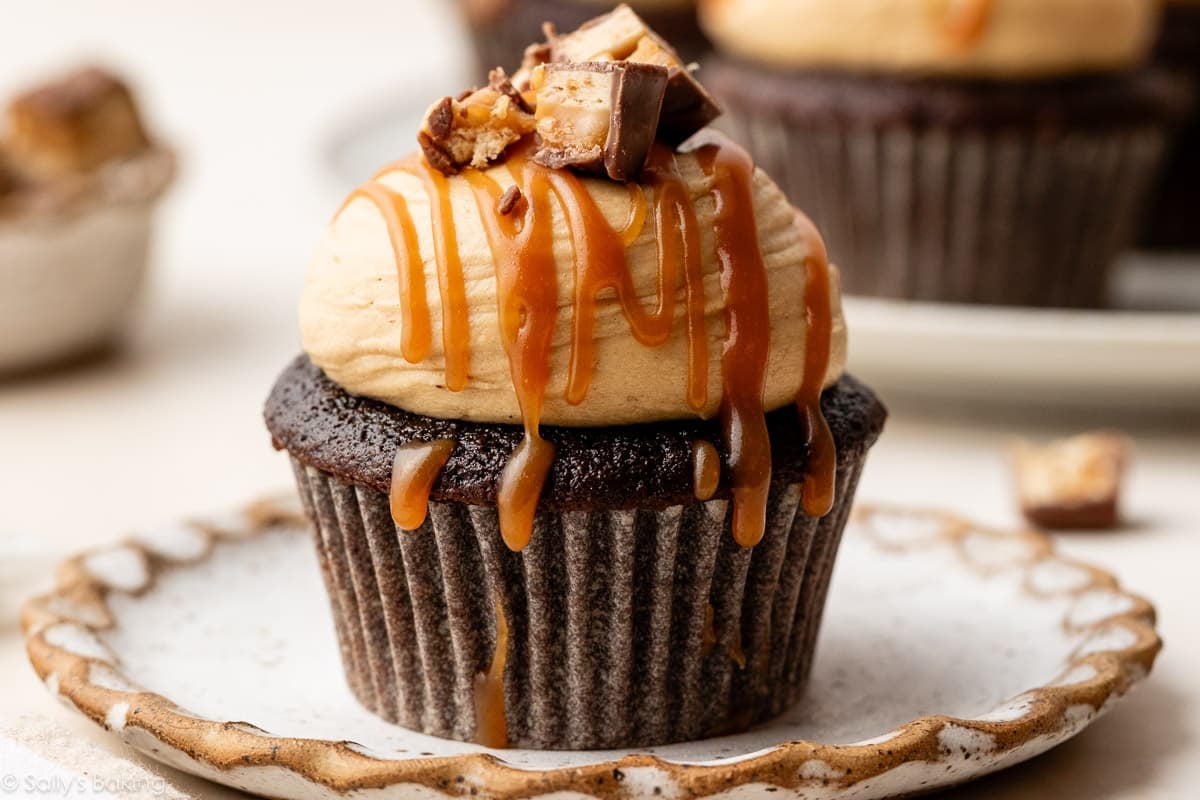 Ultimate Snickers Cupcakes