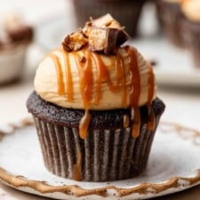 Ultimate Snickers Cupcakes