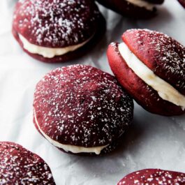 red velvet whoopie pies with cream cheese filling