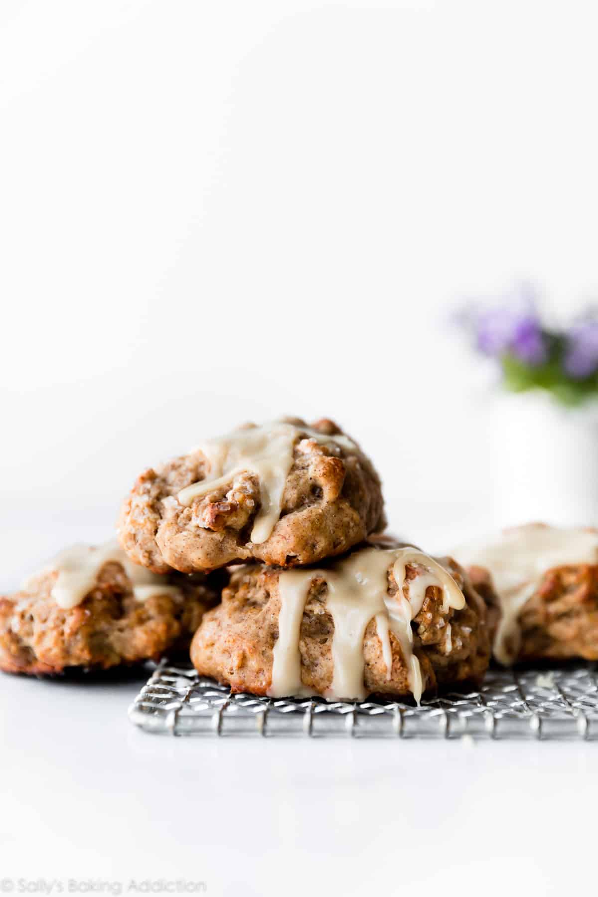 Banana scones with maple icing