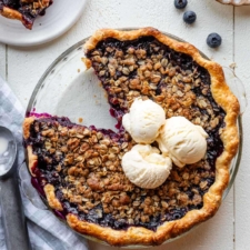 Blueberry Crumble Pie