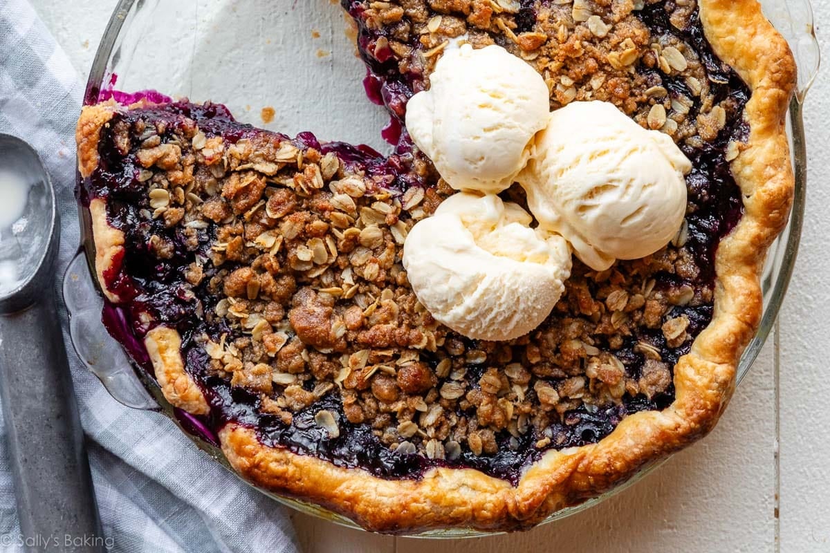 Blueberry Crumble Pie