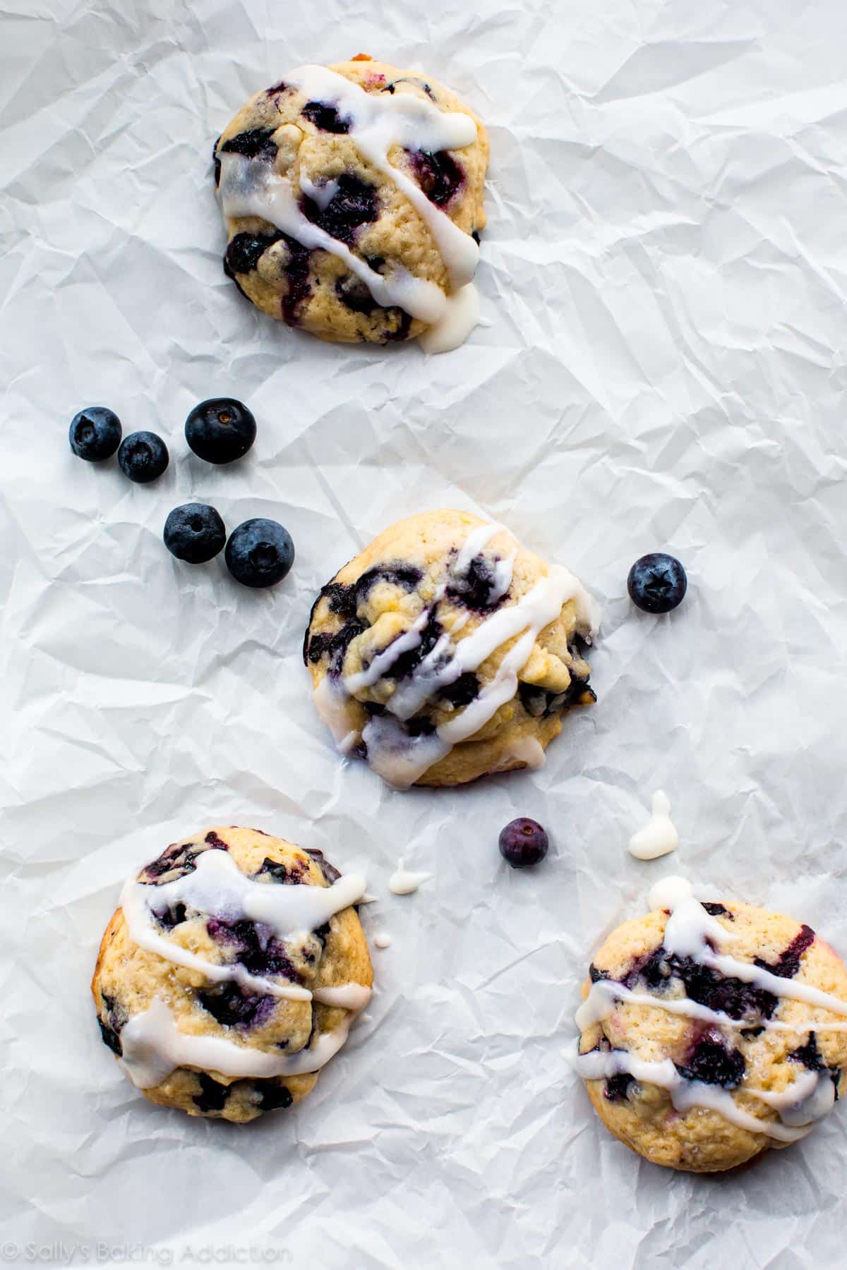 Blueberry muffin cookies with lemon glaze