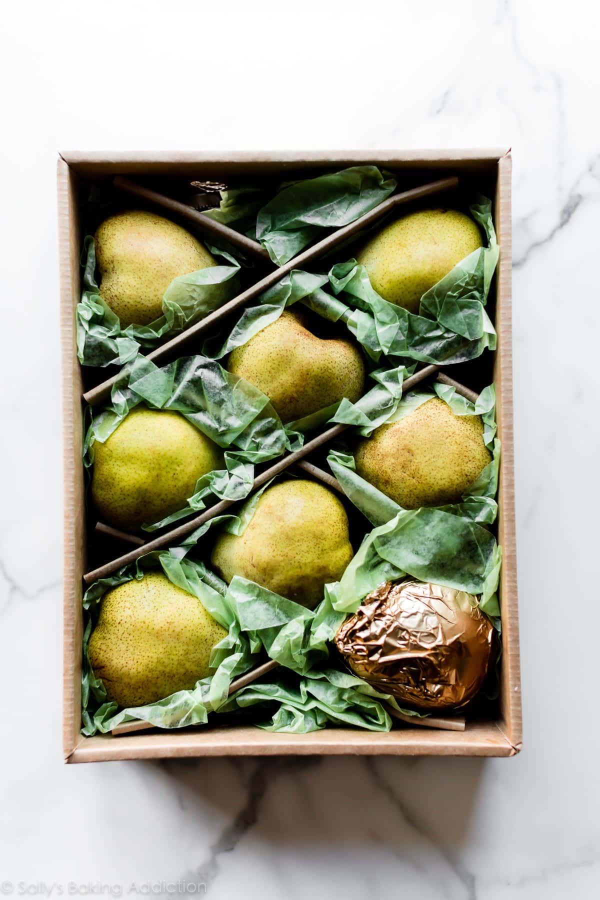 Box of Harry and David Pears