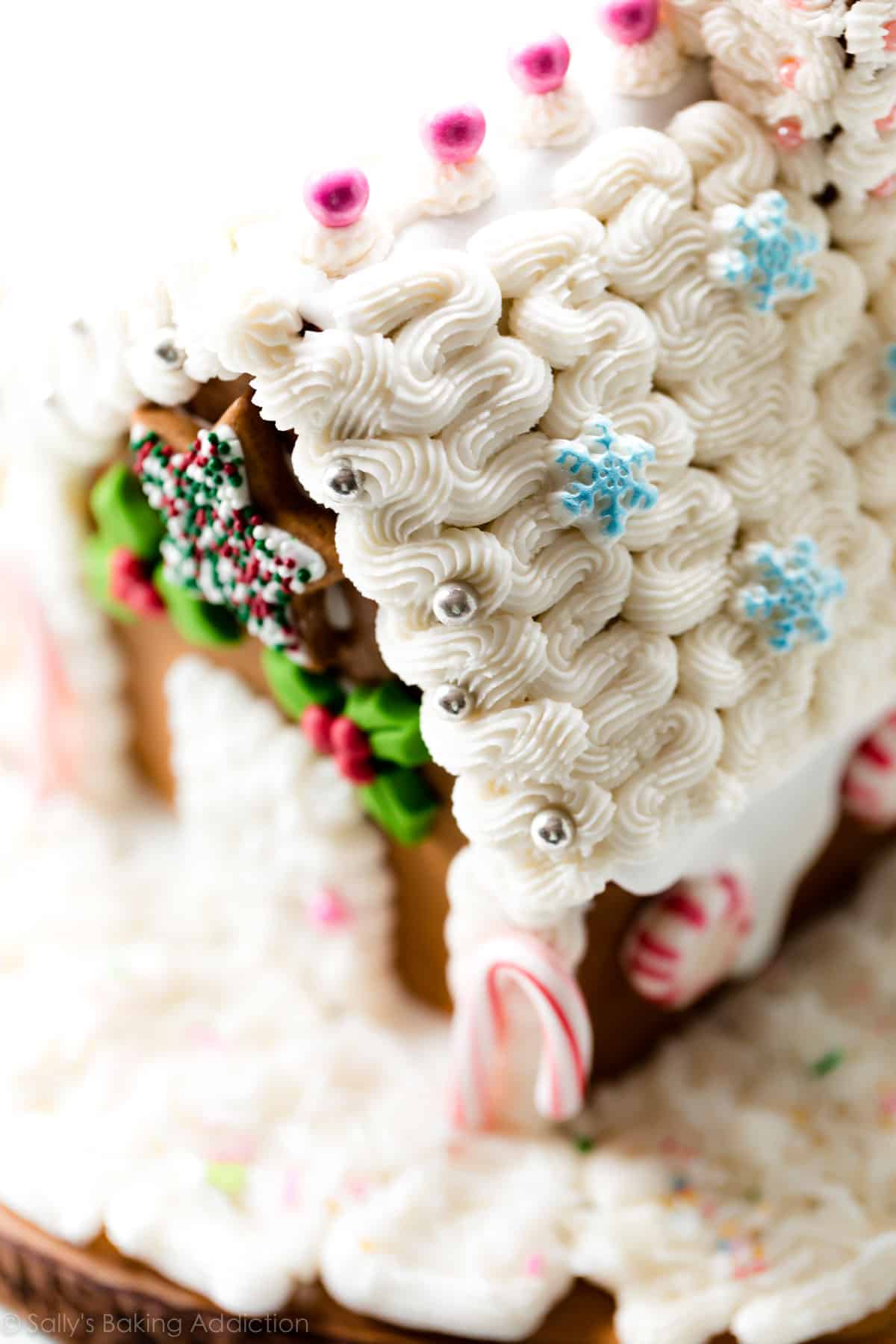 Decorated gingerbread house roof