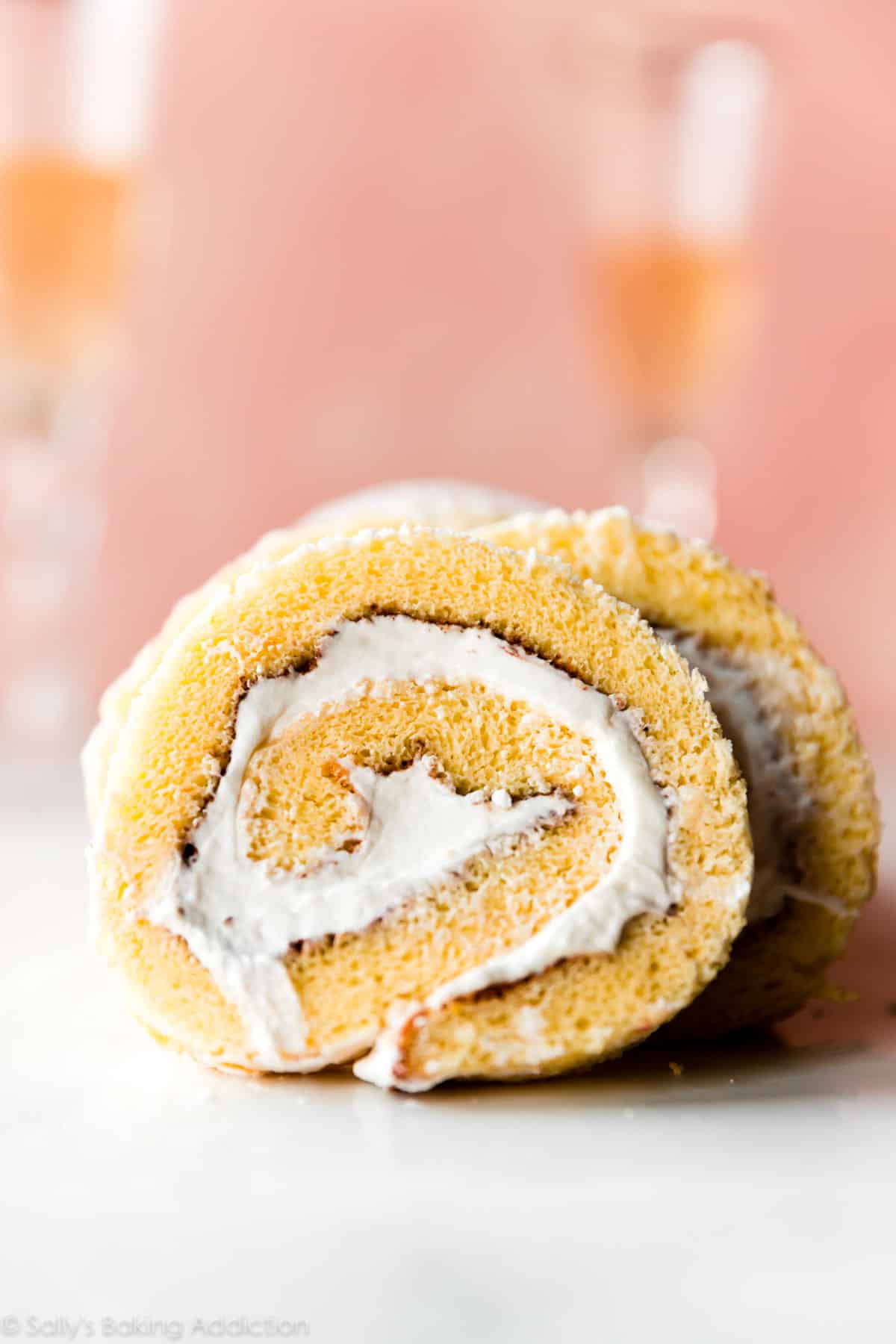 Champagne cake roll