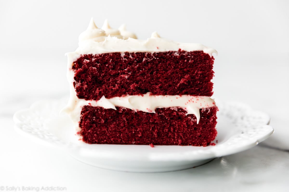 debat Forbipasserende Regnskab Red Velvet Cake with Cream Cheese Frosting - Sally's Baking Addiction