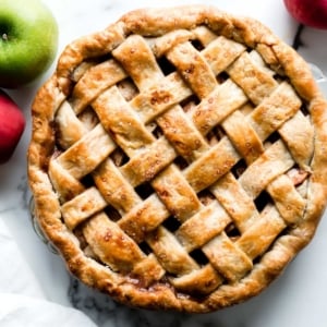 apple pie with lattice pie crust