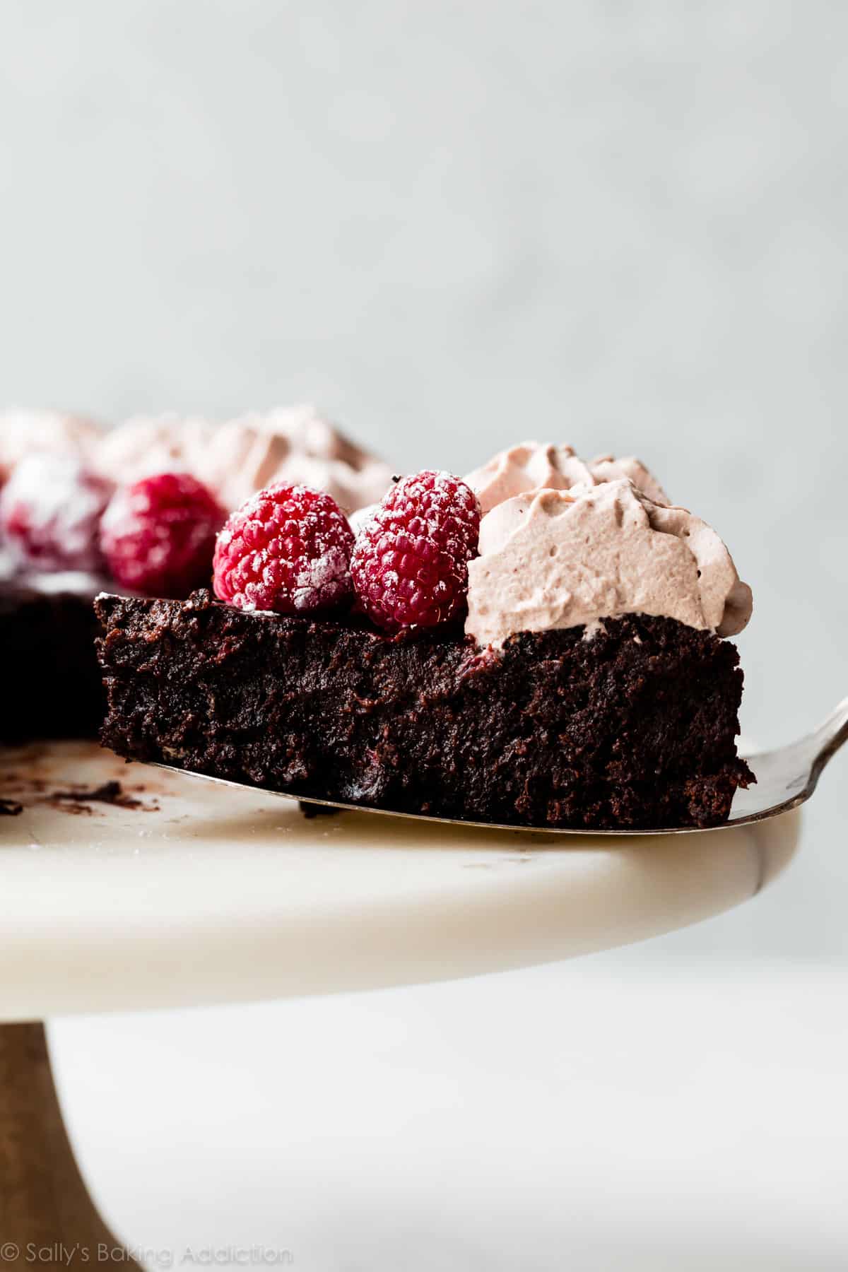 flourless chocolate cake with raspberries