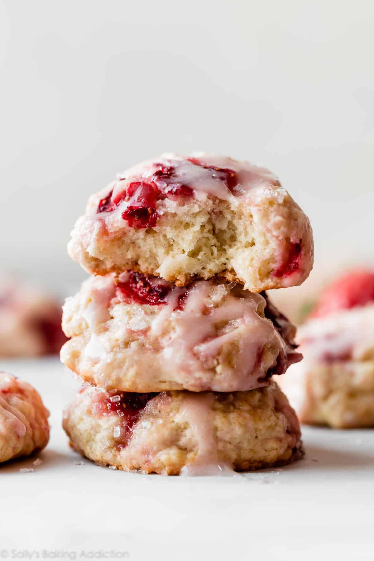 strawberry biscuit cookies with strawberry icing