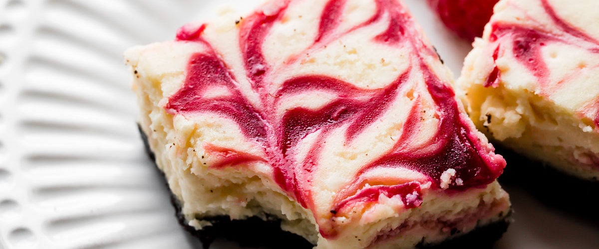 white chocolate raspberry cheesecake bars