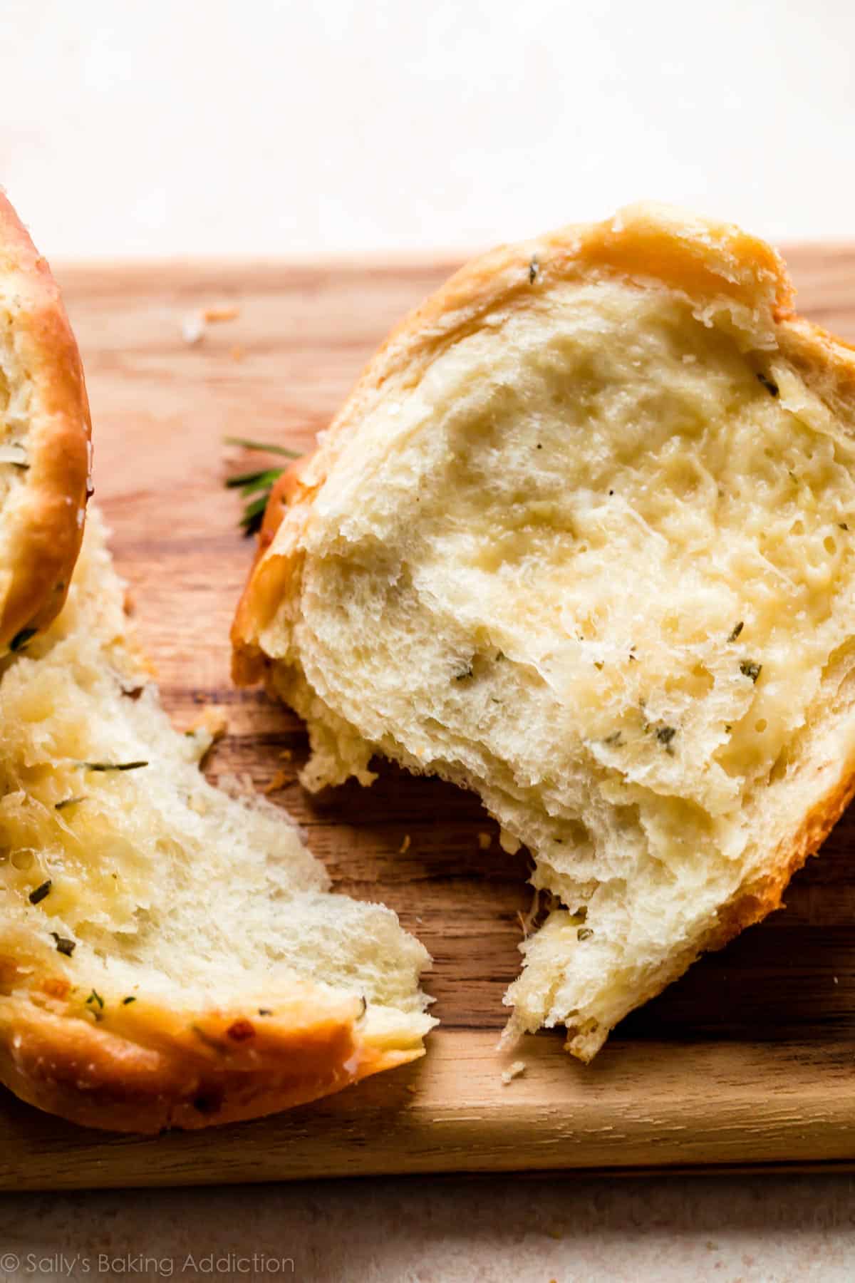 garlic rosemary pull apart bread