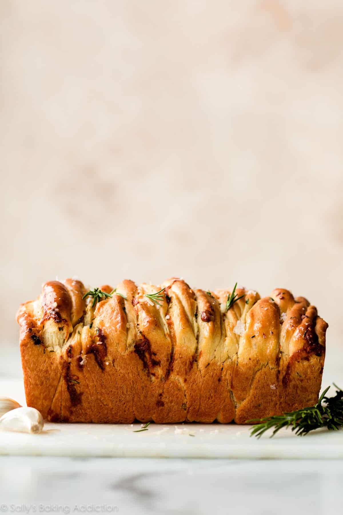 garlic rosemary pull apart bread loaf