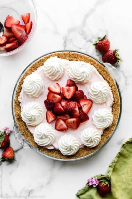 Strawberry Cheesecake Pie (No Bake Filling)