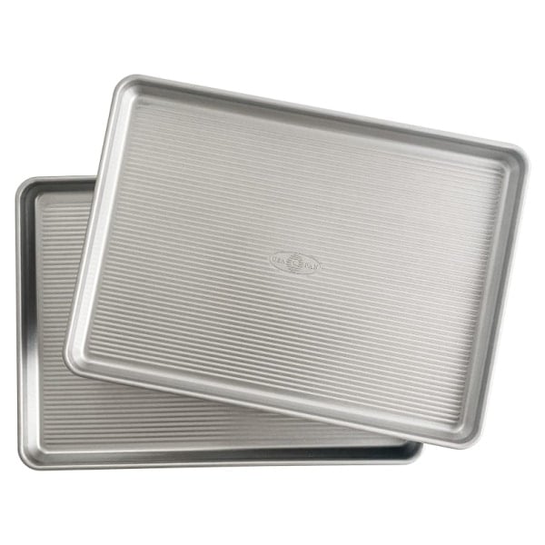 set of 2 half sheet pans.